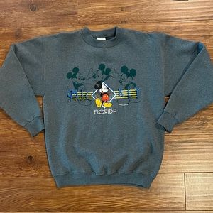 VNTG Disney Micky Mouse pullover sweatshirt